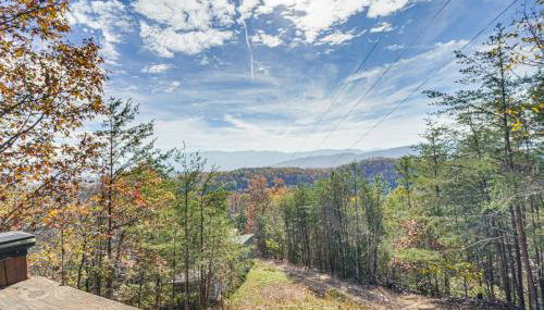 Cabin with Deck and Mountain Views Near Gatlinburg! - Foto 3