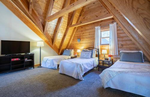 Creekwood Chalet - Hocking Hills with Hot Tub and Near Hiking - Foto 29