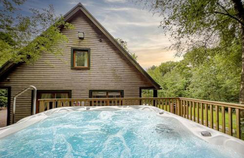 Wootton, woodland lodge with hot tub for 8 - Foto 2