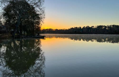 Kingwood Cottage - 10 mins from IAH - Lake Front - Foto 34