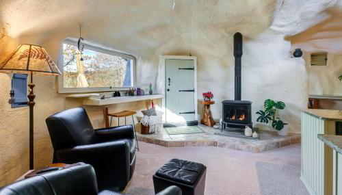 Less Than 6 Mi to Arlington Whimsical Stone Abode! - Foto 5