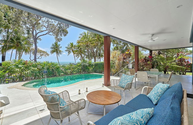 Reeflections Beachfront Holiday House - Photo 28