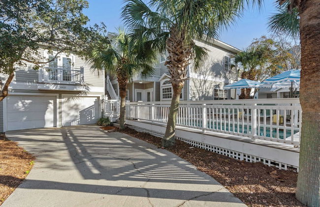 Steps to Beach! Arcade Game Room, Pool + Hot Tub Calico Scallop by Avantstay - Foto 70