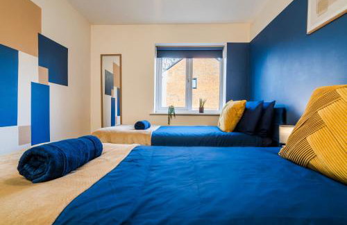 3 BD Parking Sleeps 5 - Foto 48