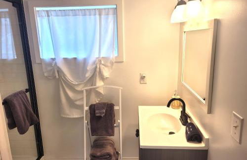 Restoration - Hot Tub, AC, and Great Location! - Foto 41