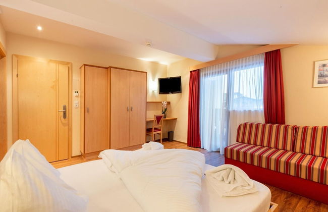 Apartment in Langenfeld With Recreation Room - Photo 4