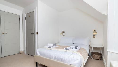 2 Bedroom Cottage-Free Parking - Photo 2