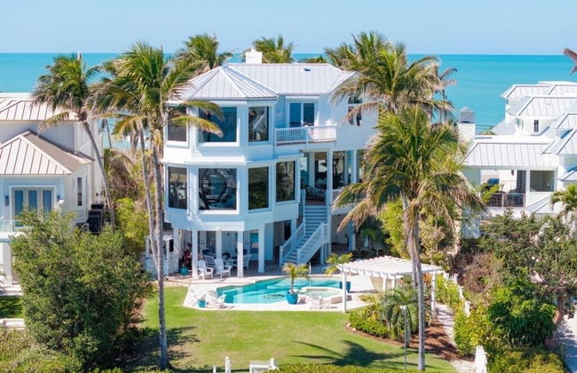 Captiva Grace 5 Bedroom Home by RedAwning - Photo 1