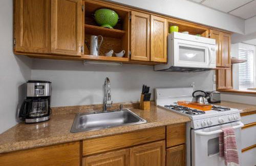 Bright & Chic 1st Flr Studio - Short-Midterm Stays - Foto 4