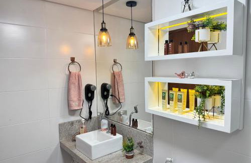 Magnífico APARTAMENTO de Charme - 3 quartos AR CONDICIONADOS SPLIT - Beira Mar, 2 banheiros, 2 Vagas Garagem, 4 Varandas, 2 Elevadores, Redes para Descanso, Wi-Fi, Air Fryer, Disney Plus, HBO Max, Cadeiras de Praia e Caixa Térmica - Photo 28