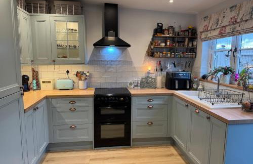 Cosy Flint Cottage - Photo 8