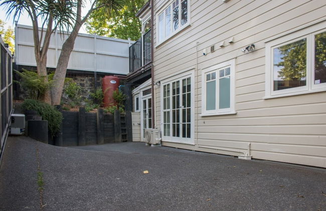 Cosy 3 Bedroom Villa in Freeman's Bay - Photo 34