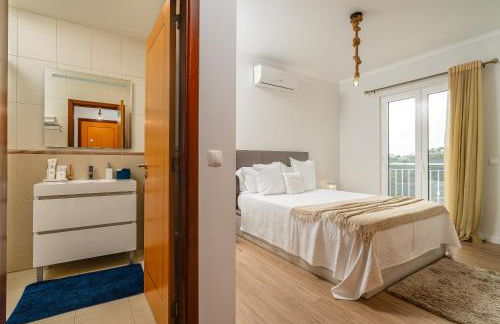 Casa Agrela by Rent2U, Lda Swimming Pool & Jacuzzi - Photo 26