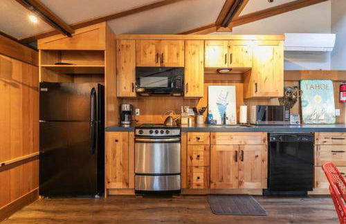Studio with Incredible Location in Tahoe City - Foto 8