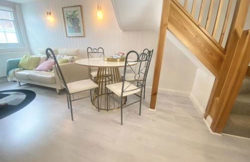 Stylish Cottage with Quay and River View - Foto 10