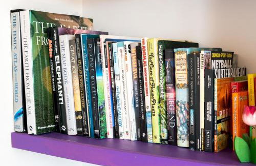 Cozy 4-Bed with Garden in Trendy Stoke Newington - Pass the Keys - Foto 11