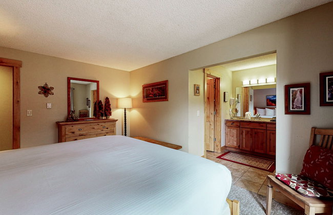 Pine Ridge Condominiums - Photo 17