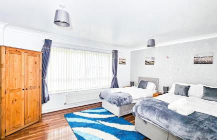 Manchester City Deluxe 4-Bed near Etihad Stadium & C0-0P Arena, Sleeps 9 - Foto 31