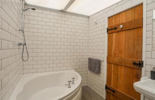 The Keepers Lodge - Photo 25