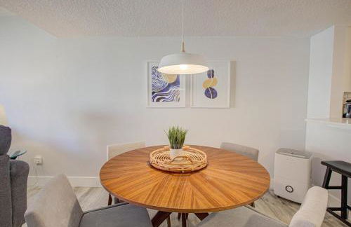 Beautiful Ocean Side 2 Bedroom Condo with Pool - Foto 79