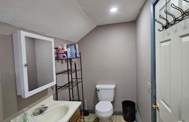 Suites on East Side near Whole Foods, Brown University, Miriam Hospital, MBTA, Downtown, - Photo 30