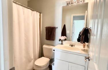 Private Suite in Upscale Neighborhood - Foto 37