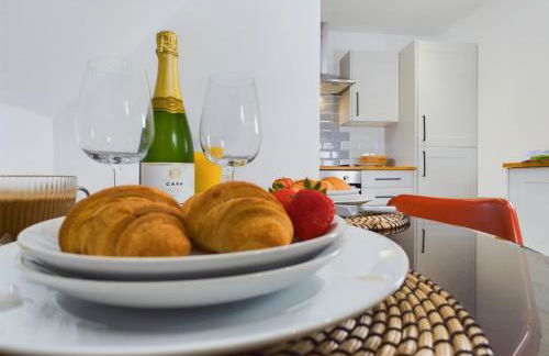 Westcliff apartment with free parking - Foto 2