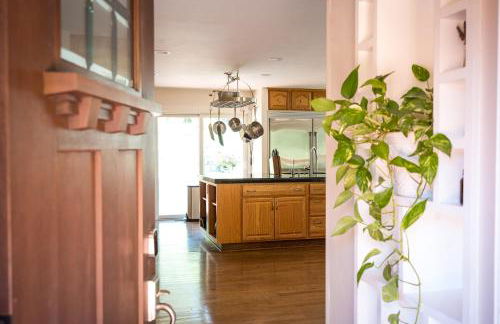 Serene Vineyard Chateau with Pool, Hot Tub, BBQ - Foto 2