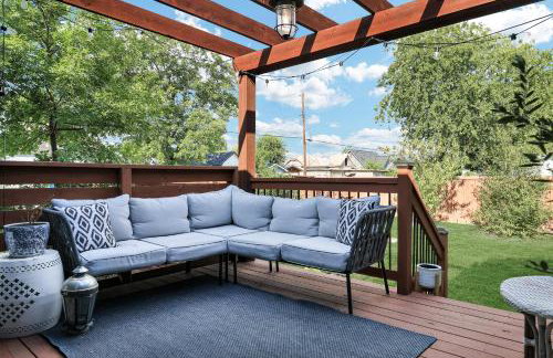 Getaway Near River Walk DT Yard BBQ Pet Games - Foto 2