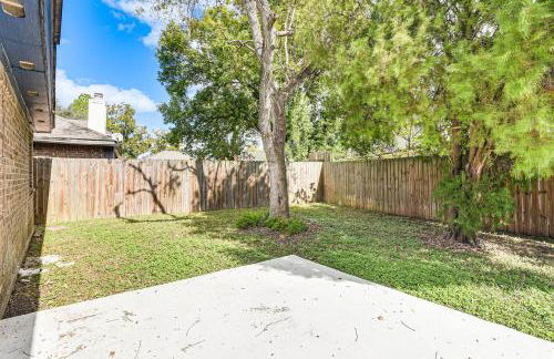 Extended Stay in Sugar Land! Family Home with Yard - Foto 22