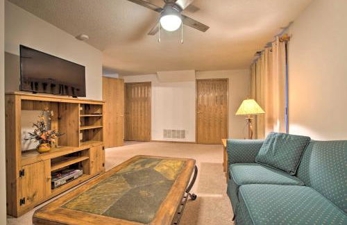 Vivid Cedar Ridge Cabin about 23 Miles to Wichita! - Foto 11