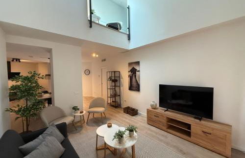 H2M Postigo Duplex terrace 2 bathrooms, Smart TV, Oven - Photo 1