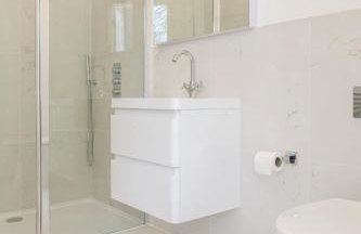 Beautiful 2 bed terrace flat close to Greenwich - Pass the Keys - Photo 38