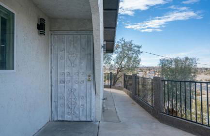 Desert Villa - EV, Hot Tub, Grill, Bar, Games, RV Parking in Twentynine Palms Downtown - Foto 6