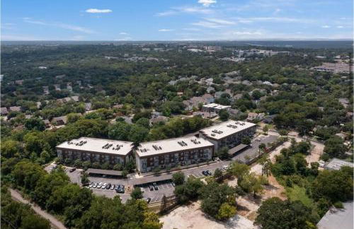 South Lamar Wellness Retreat Sauna Cold Plunge Gym - Photo 45