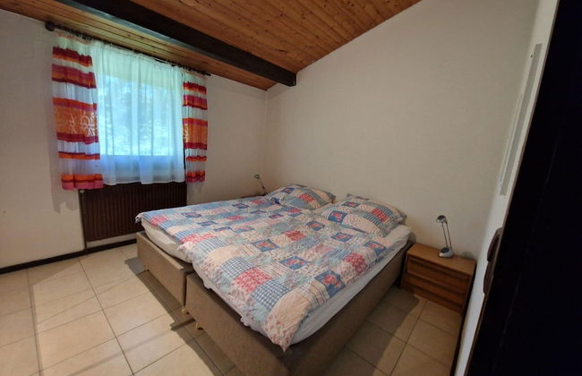 Wooden Bungalow With a Terrace, in a Wooded Area - Foto 5