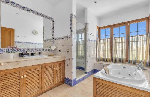 Villa Magnolia by Finest Rentals - Photo 23