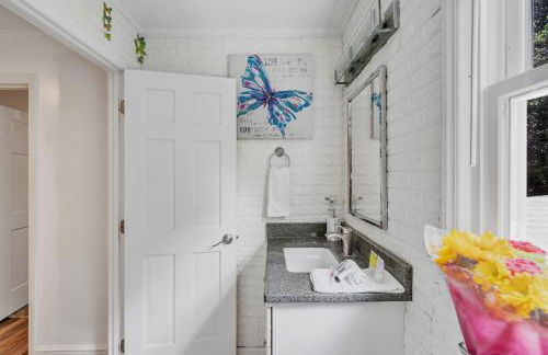 Firepit Games Grill Hot Tub Arcade & King Bed - Photo 45