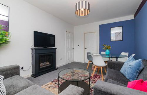 Modern And Vibrantly Designed Apartment - Foto 8