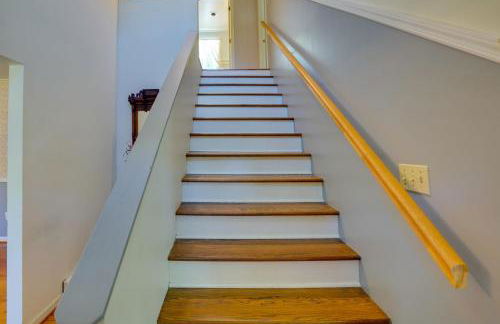 Cozy Pittsfield Gem with Deck, Gazebo and Fireplace - Foto 33