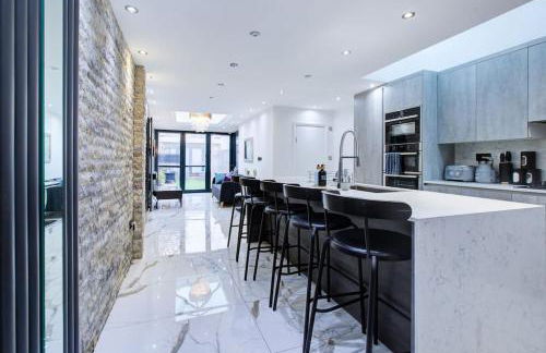 Luxurious House Leyton sleep7+garden next to Stratford - Foto 1