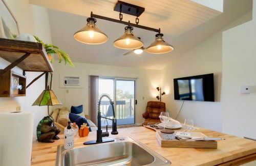 Pet-Friendly Oak Harbor Condo Walk to Lake! - Foto 10