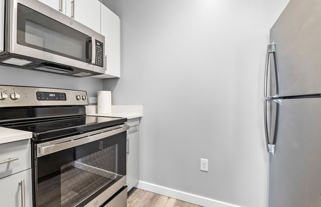 Furnished Apartments near Encore Boston - Photo 39