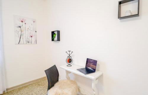 The Cozy Apartment - Wi-Fi, Smart TV, Free Parking - Foto 16