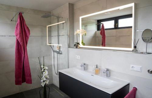 Luxuriöses Ferienhaus mit Sauna, Whirlpool und Fitnessraum im Nationalpark Schwarzwald - Foto 5