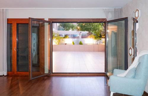 Luxury 2BR Spacious & Stylish with Patio near Metro - Foto 6