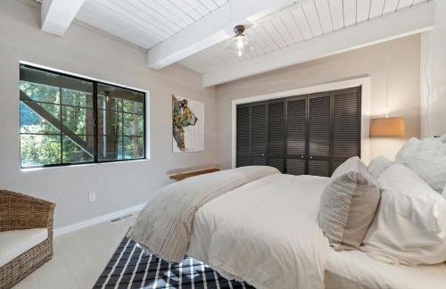 Relaxing Home Among The Redwoods - Dog-Friendly - Photo 24