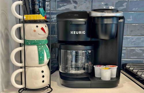 Birdsong Bungalow - Hot Tub, Game Room, Fire Pit - Foto 51