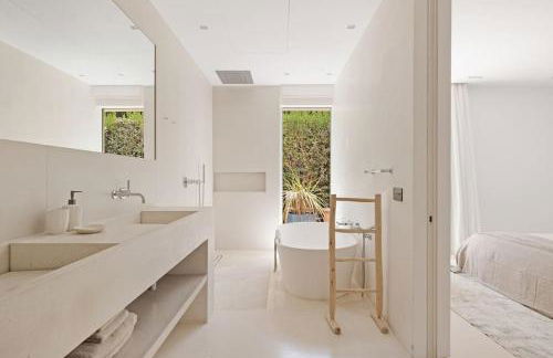 Exclusive Luxury Villa with Stunning Sea Views - Foto 18