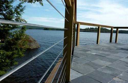 Stunning Waterfront Cabin with a Boathouse on Tupper Lake in New York - Foto 16